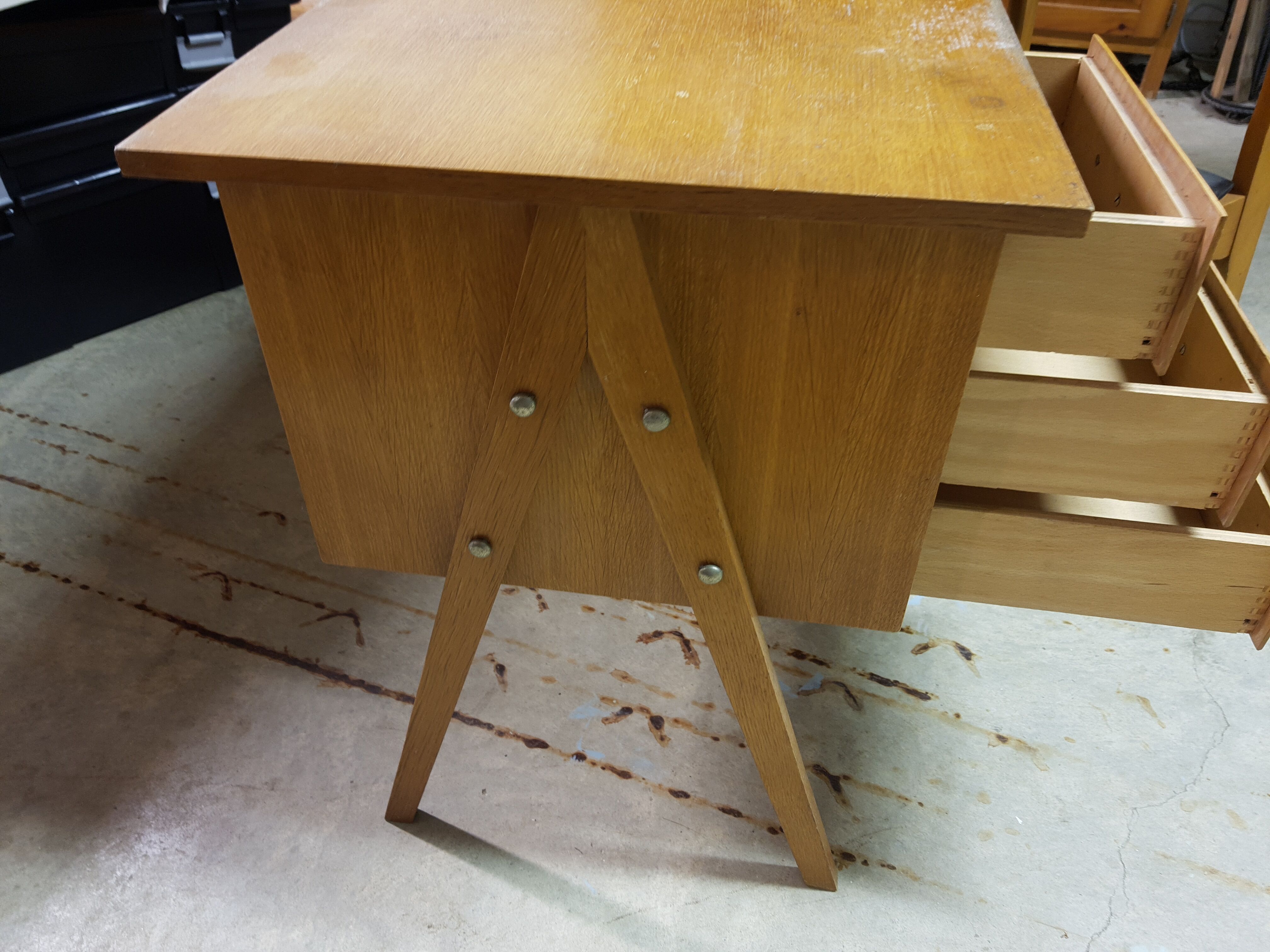 Vintage desk compass feet