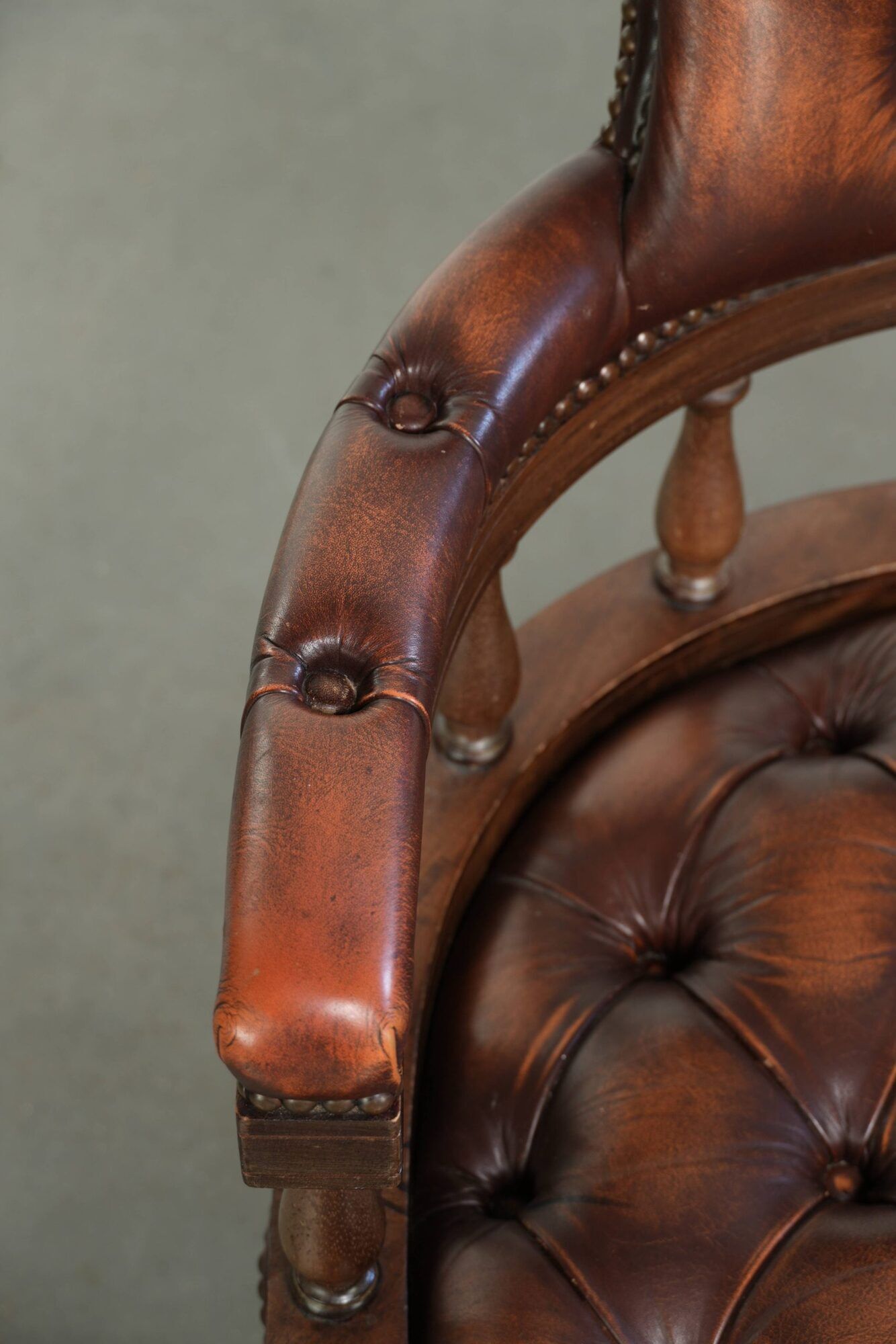 English cowhide Chesterfield swivel and tilt button seat office chair