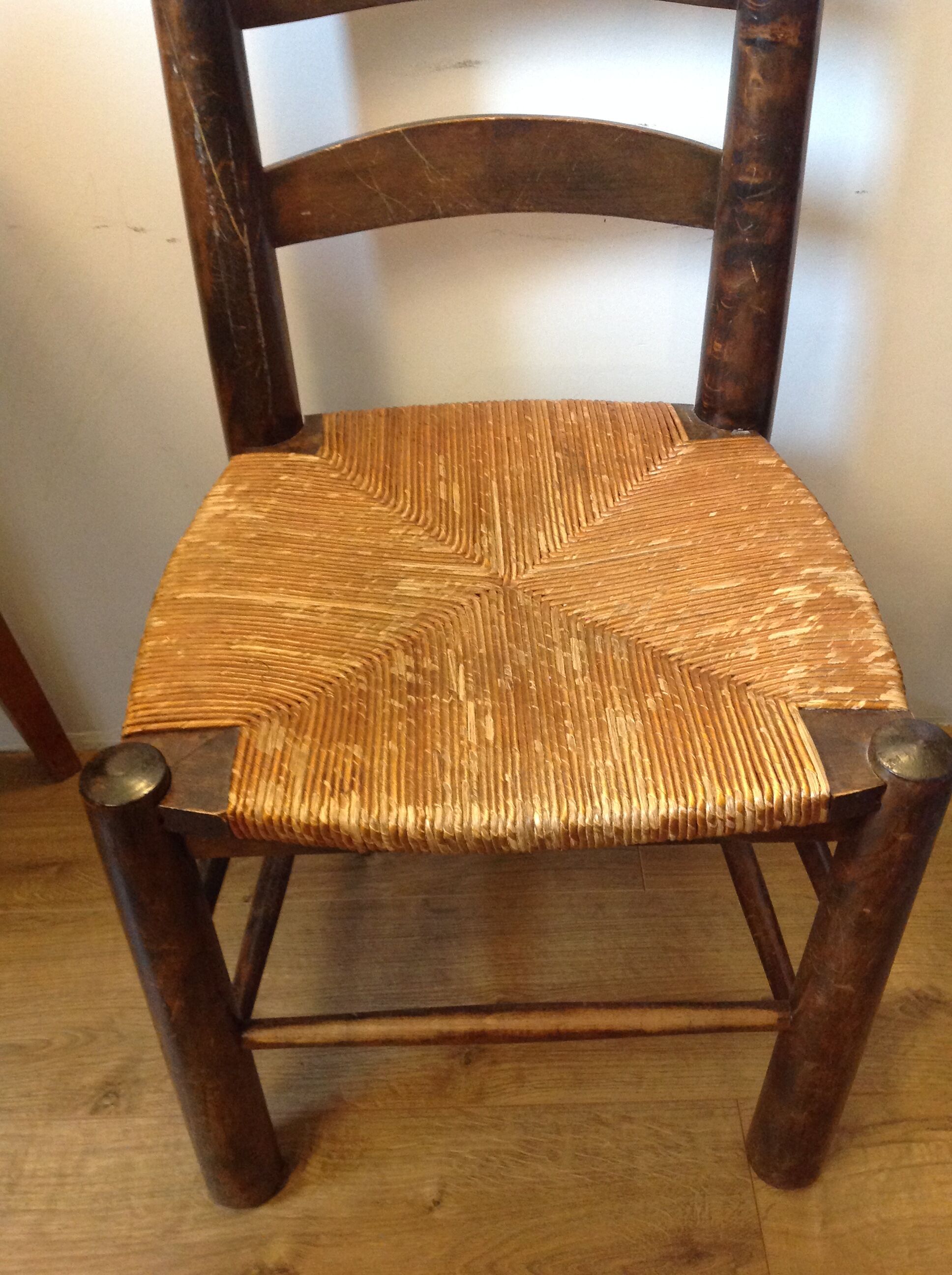 6 rustic chairs mulched brutalist style