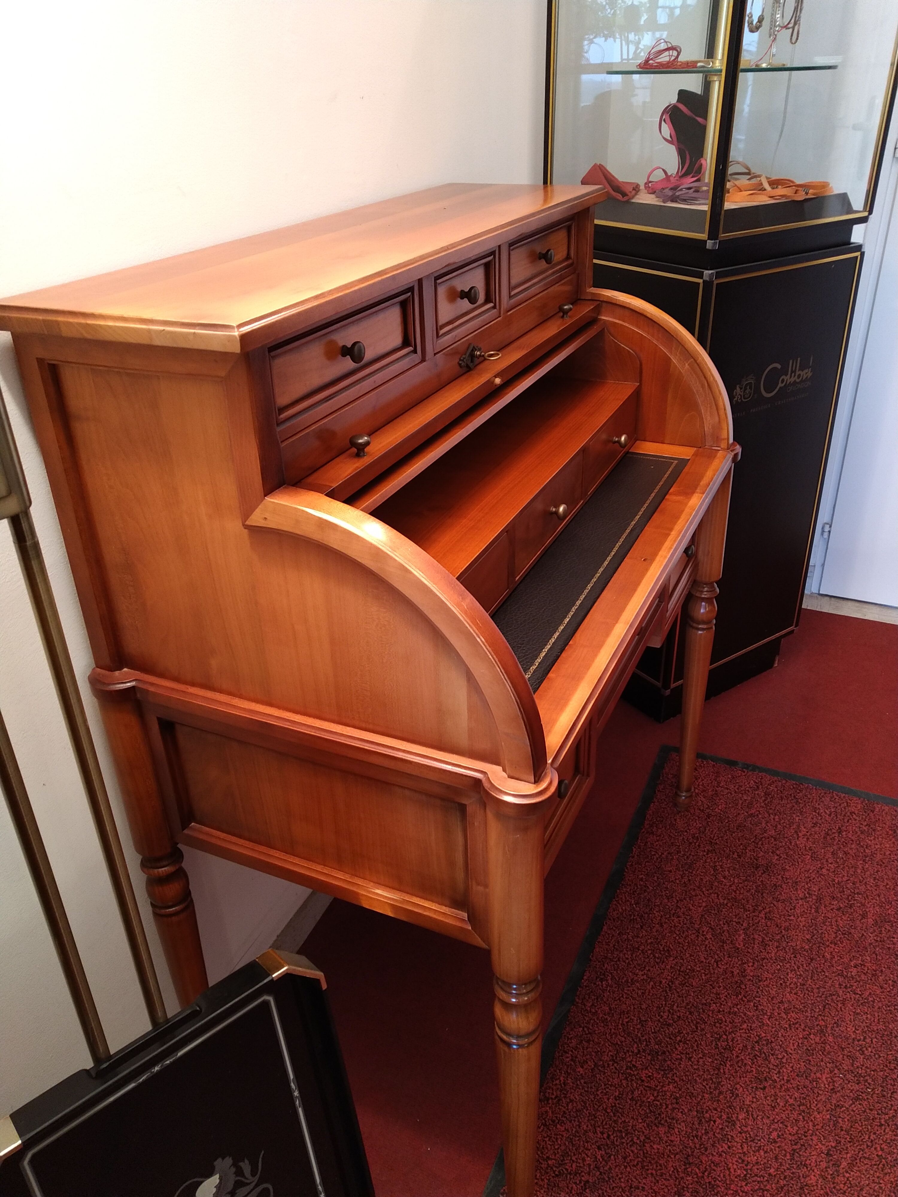 Bureau à cylindre cuir vert