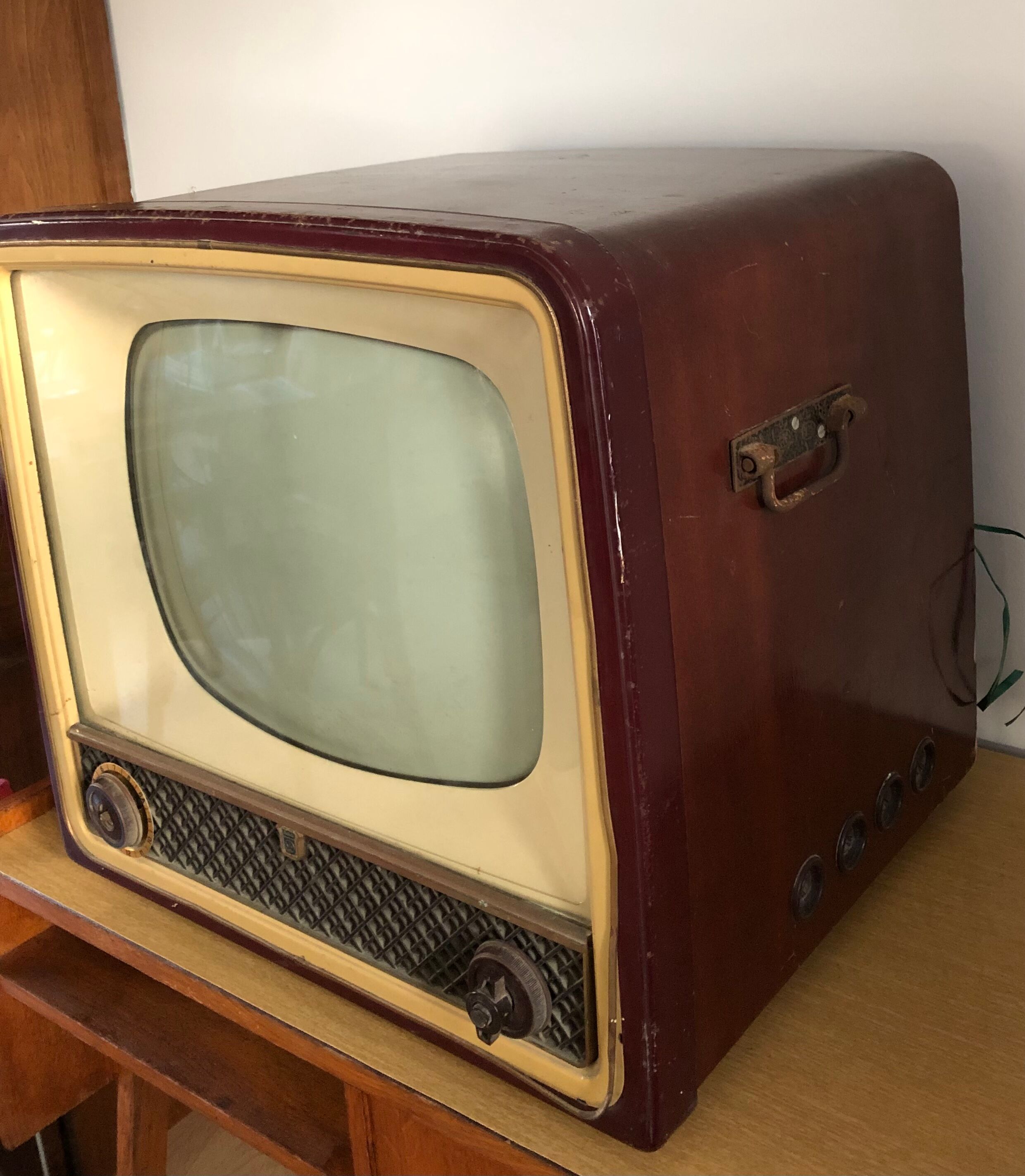 Vintage TV deco