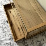 Display cabinet in solid oak and glass