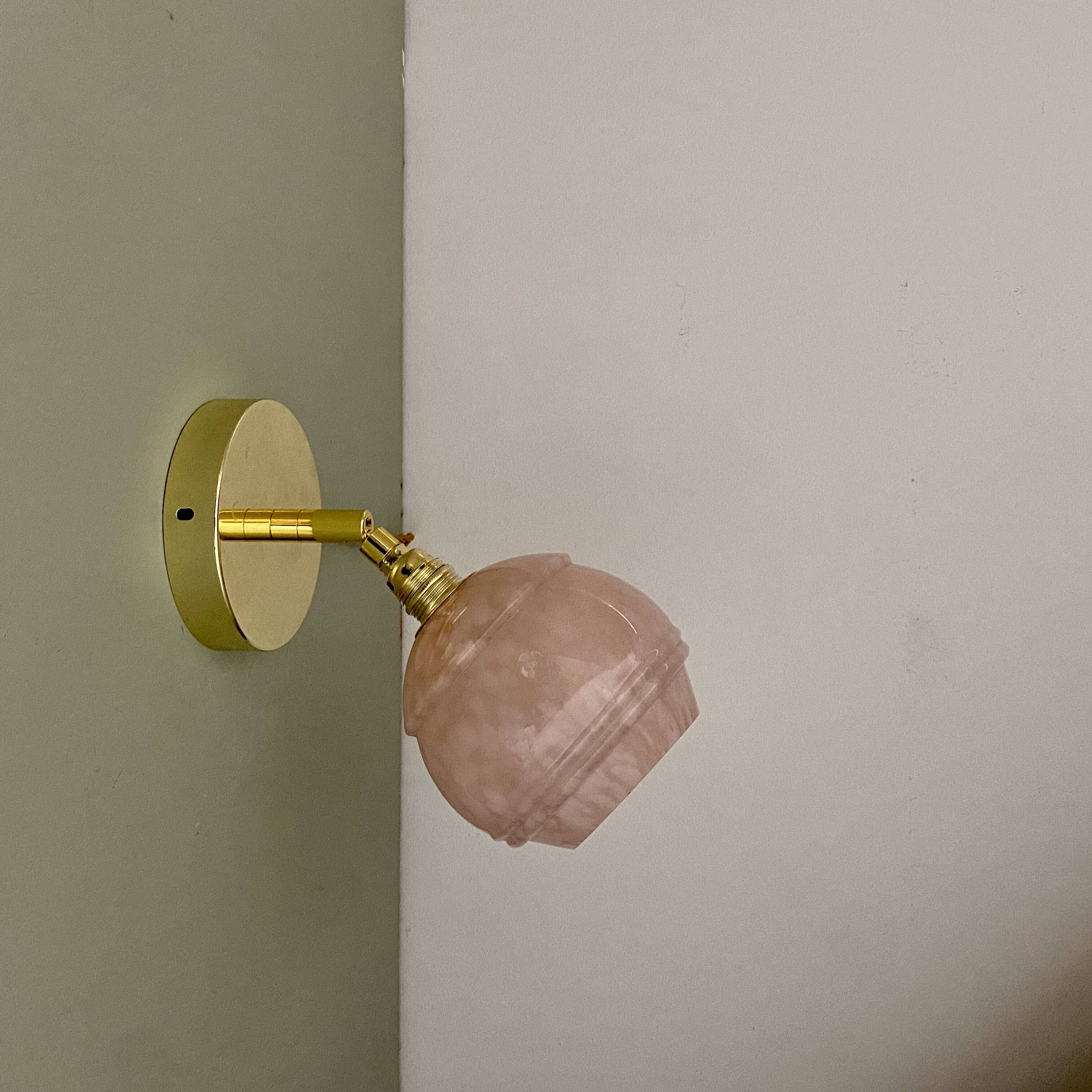 Vinatge tulip wall light in pink CLichy glass