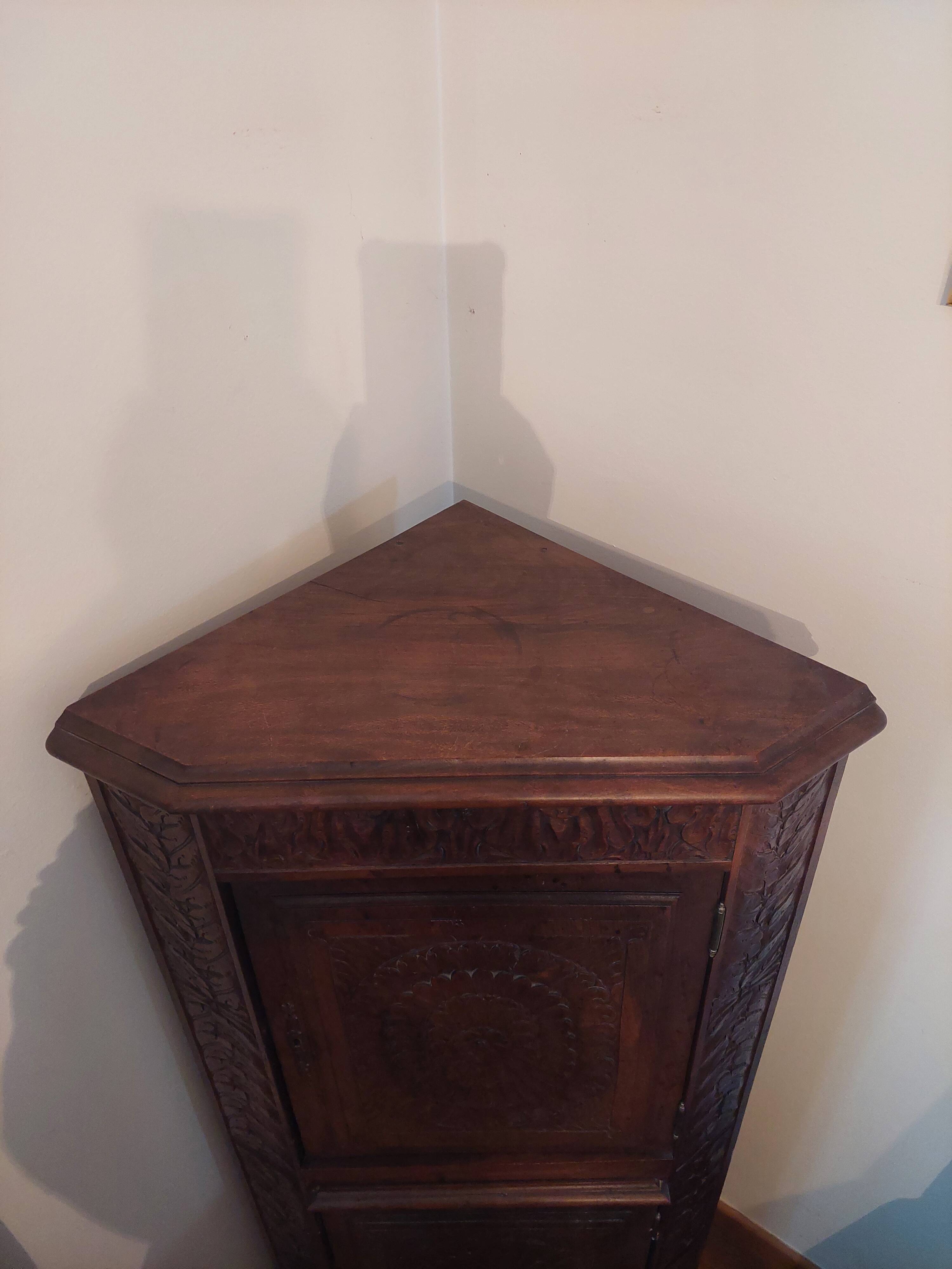 Walnut corner cabinet (notch)