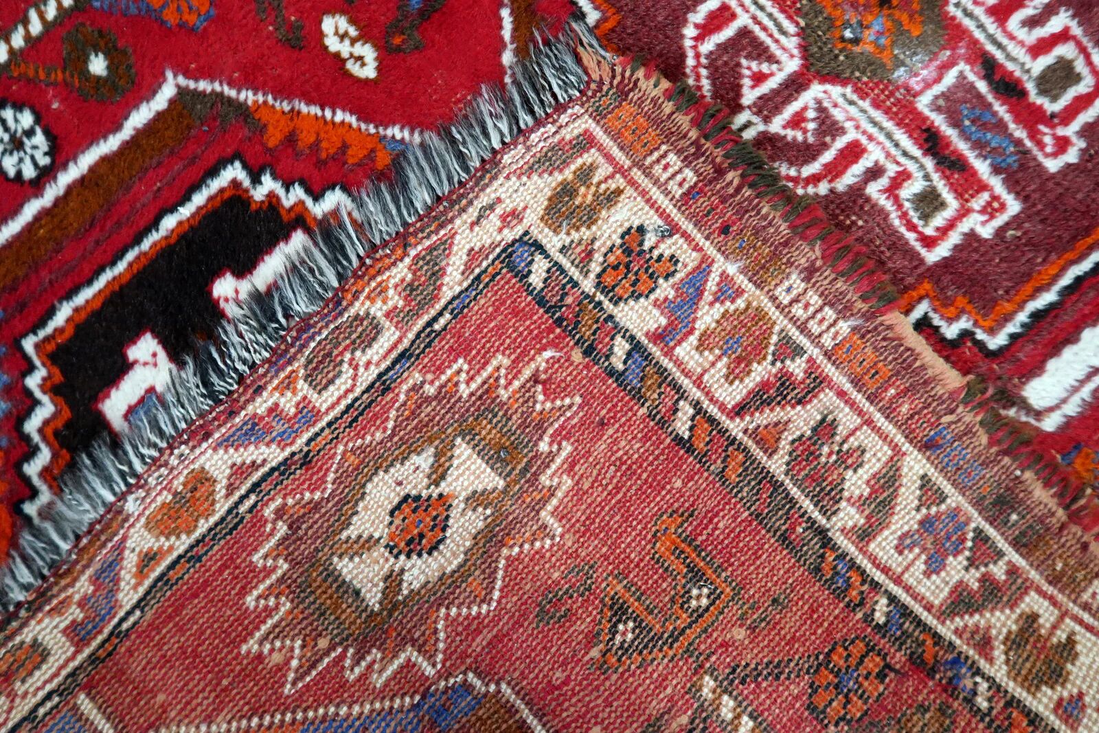 Vintage 1940s Persian Shiraz rug, tribal triple medallion, red field, 115cm x 156cm