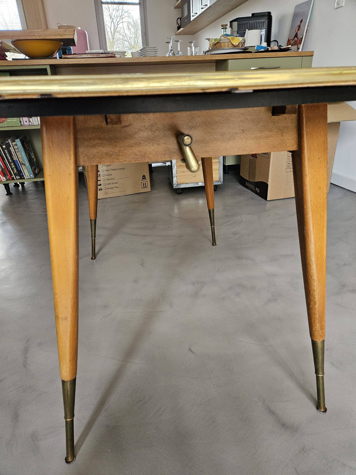 Polish table from the 1960s with 2 extensions and adjustable height (crank).
