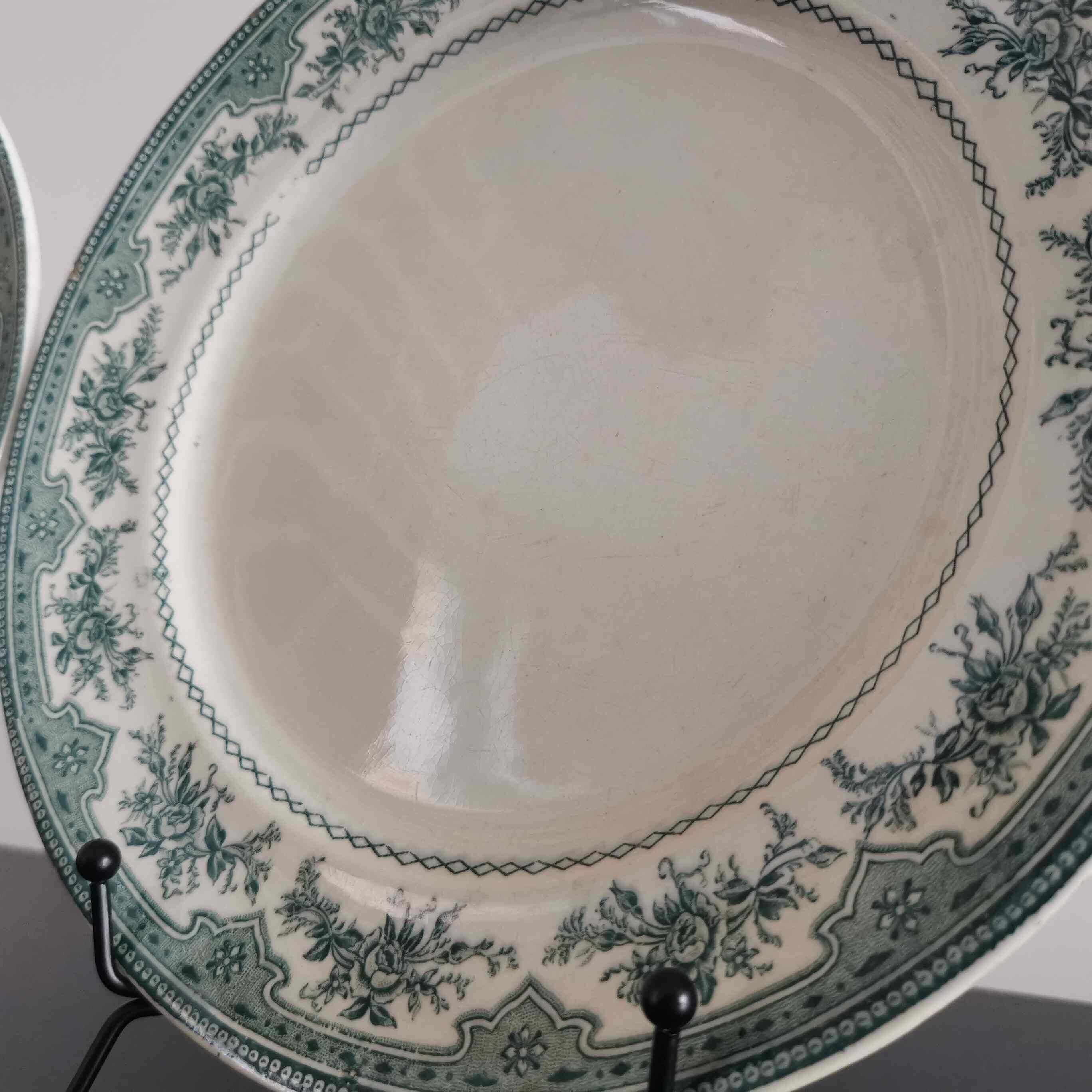 2 Moss Roses flat plates