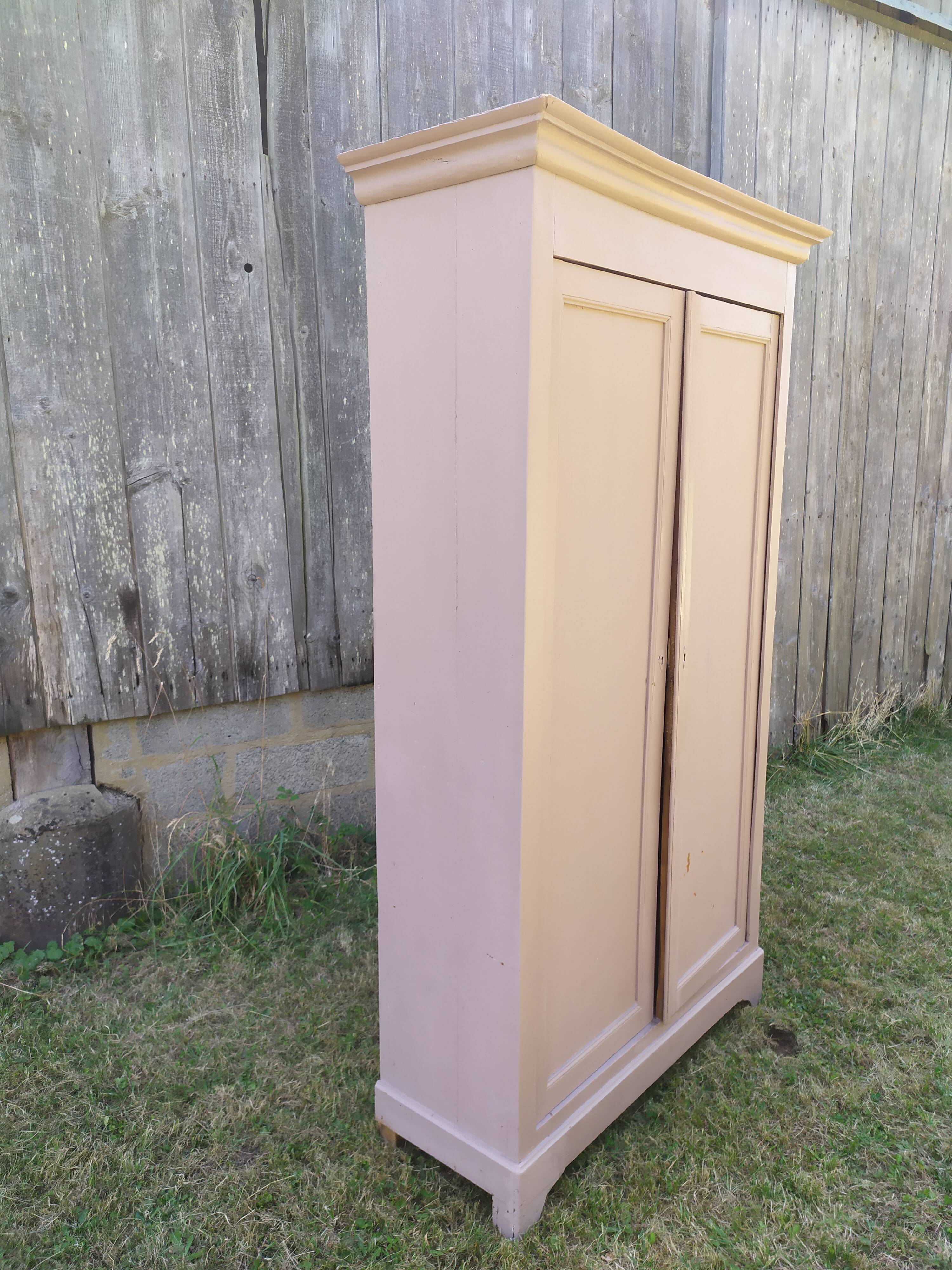 Armoire parisienne