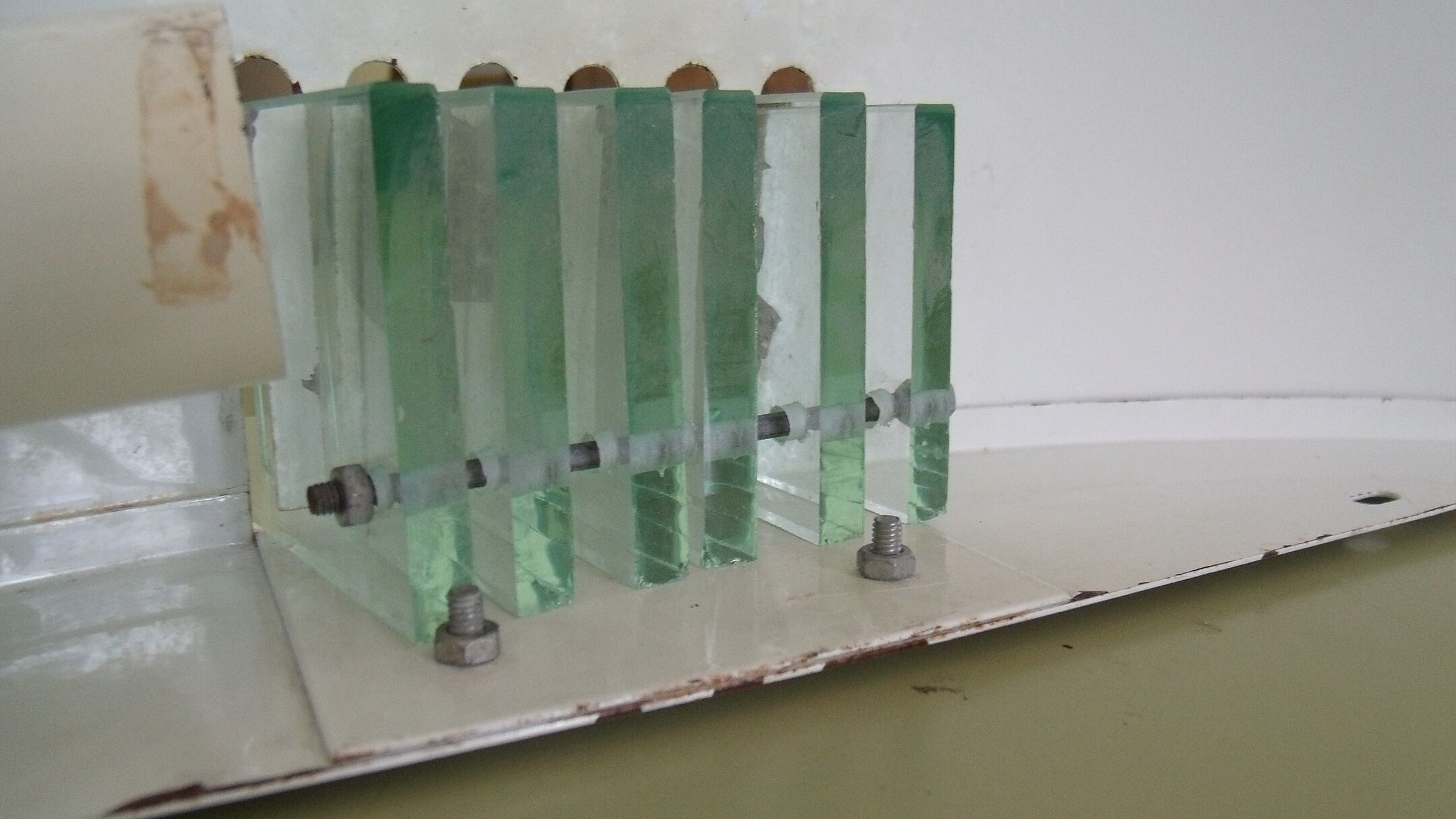 Metal and glass wall type Perzel