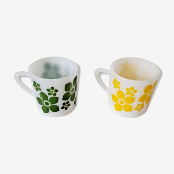 Duo de tasses fleuries