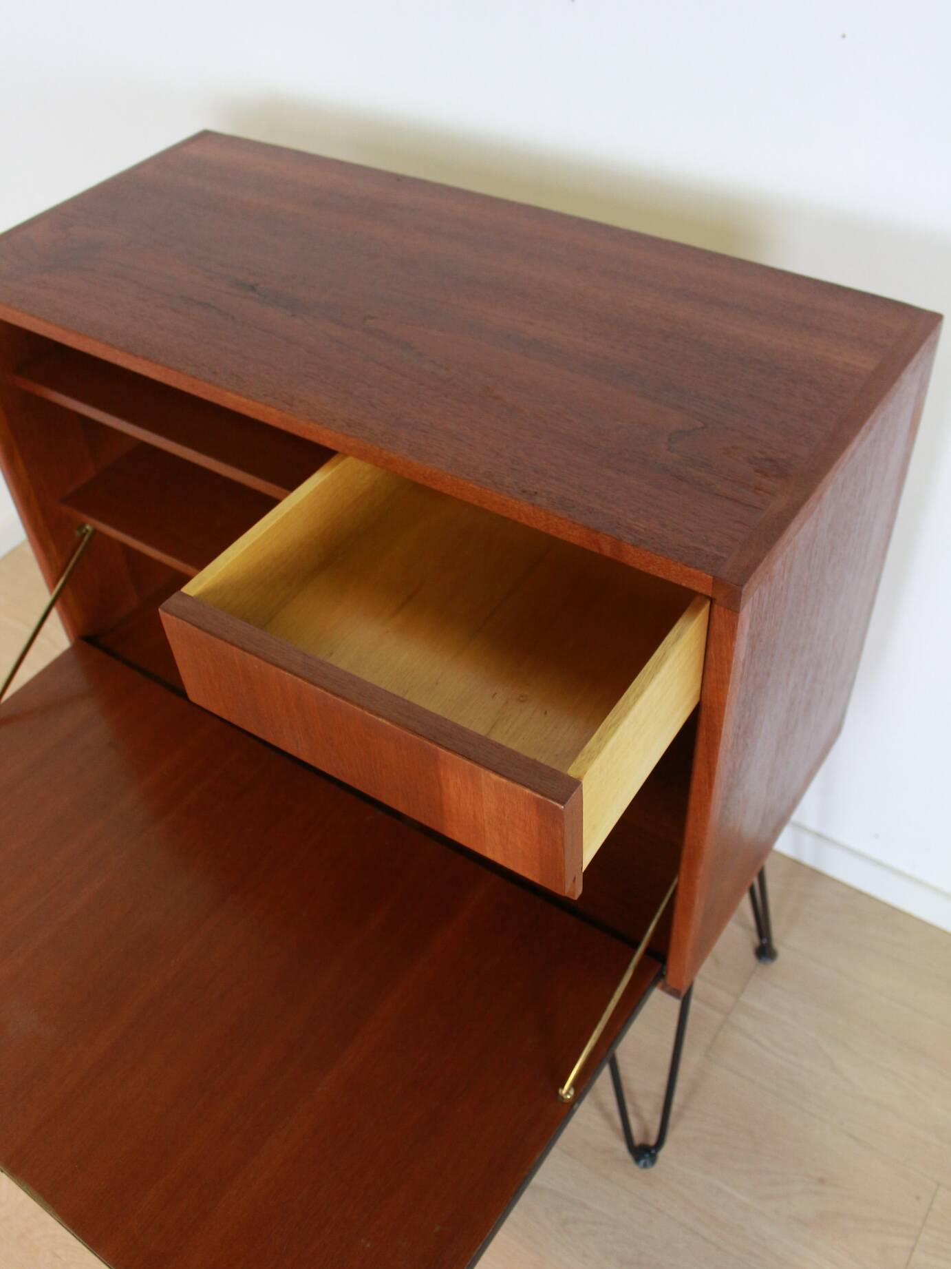 vintage cabinet on hairpinlegs
