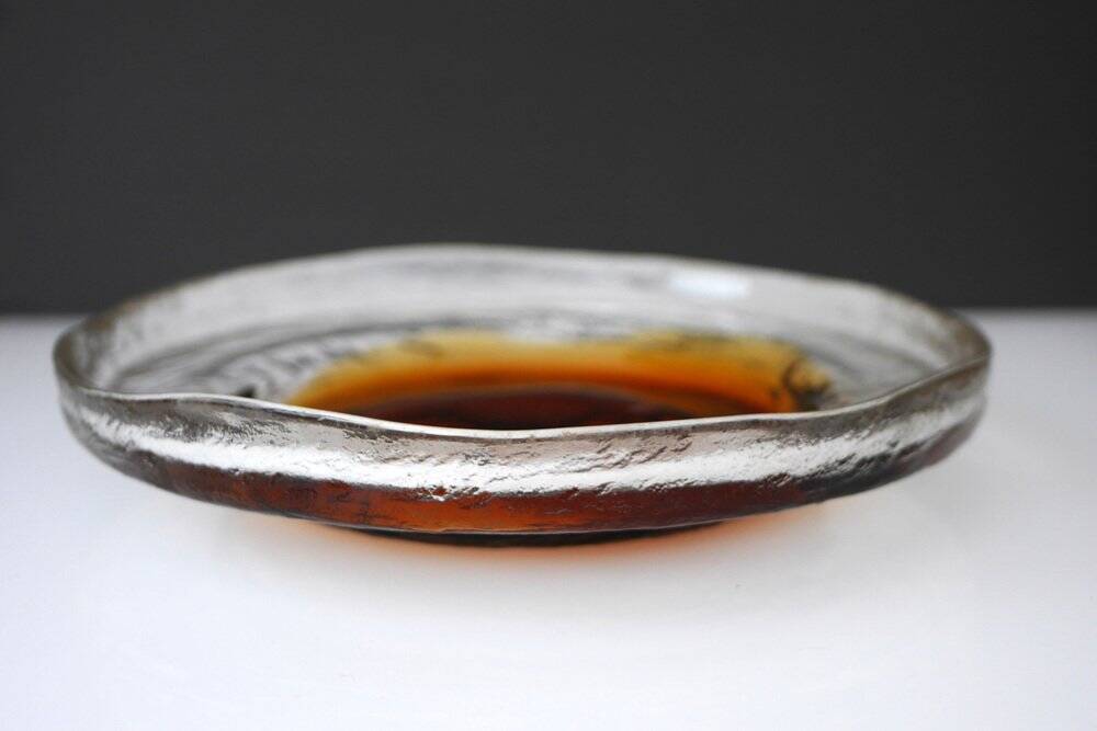 Brutalist art glass plate by Pentti Santalahti, 1970s