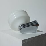 Applique Art Déco en chrome et verre opalin