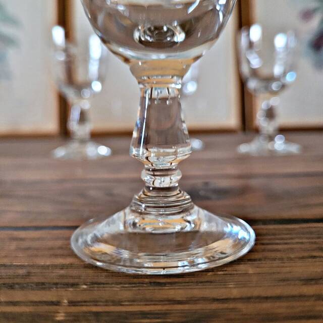 Vintage engraved glass liqueur glasses (digestif), geometric design.