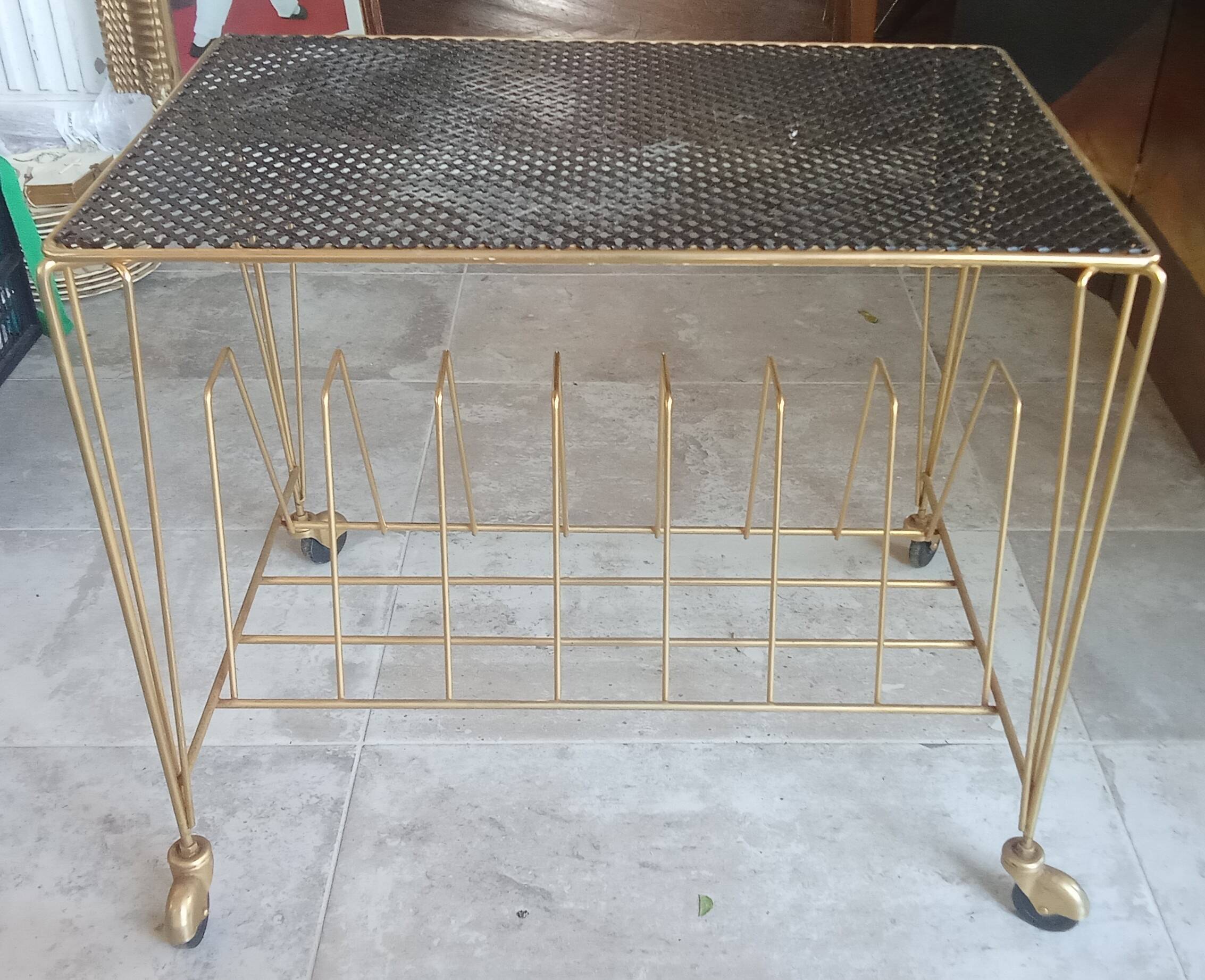 Desserte roulante vintage porte vinyle