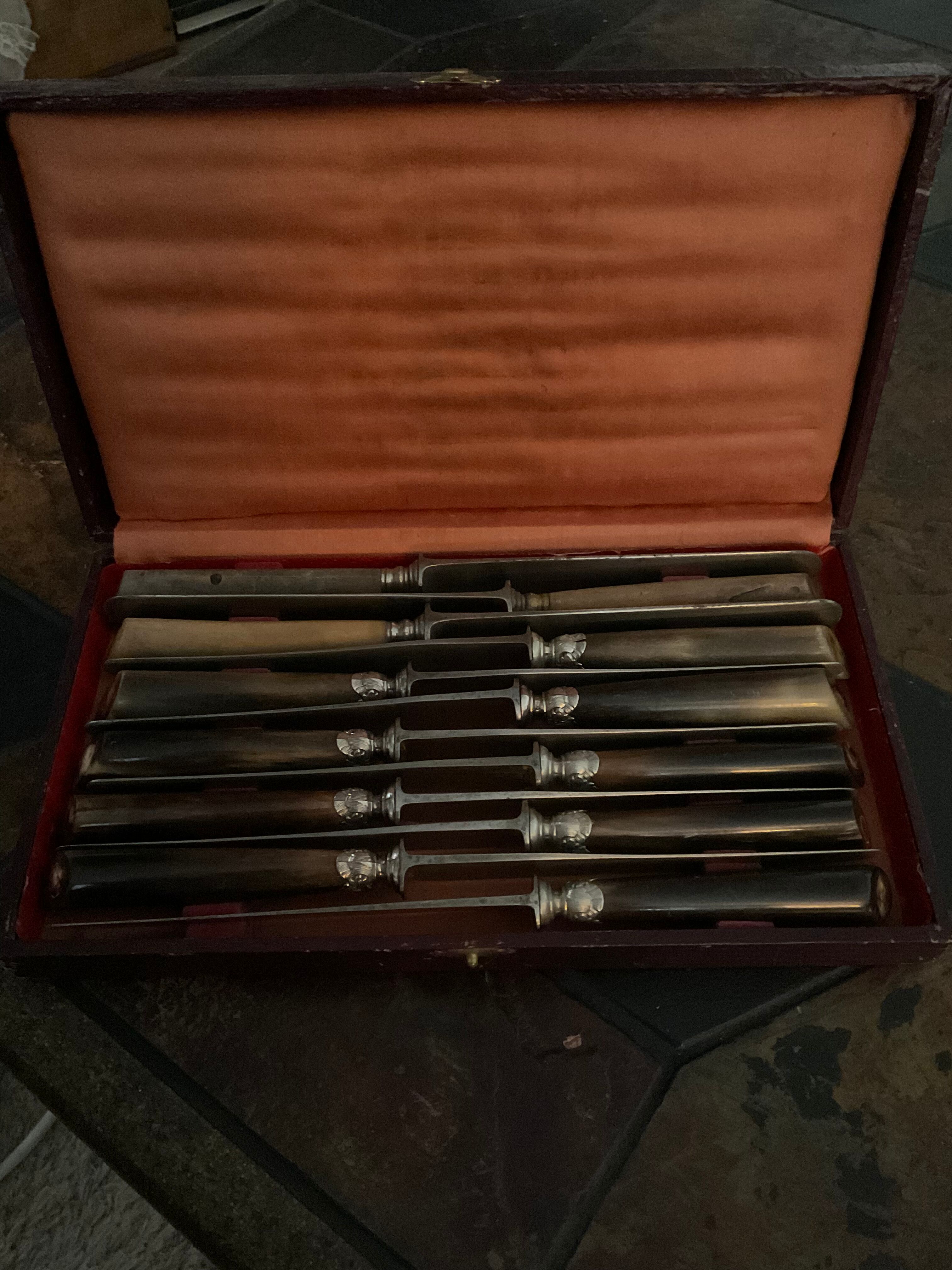 Box 9 knives +3 offered.old .