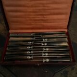 Box 9 knives +3 offered.old .