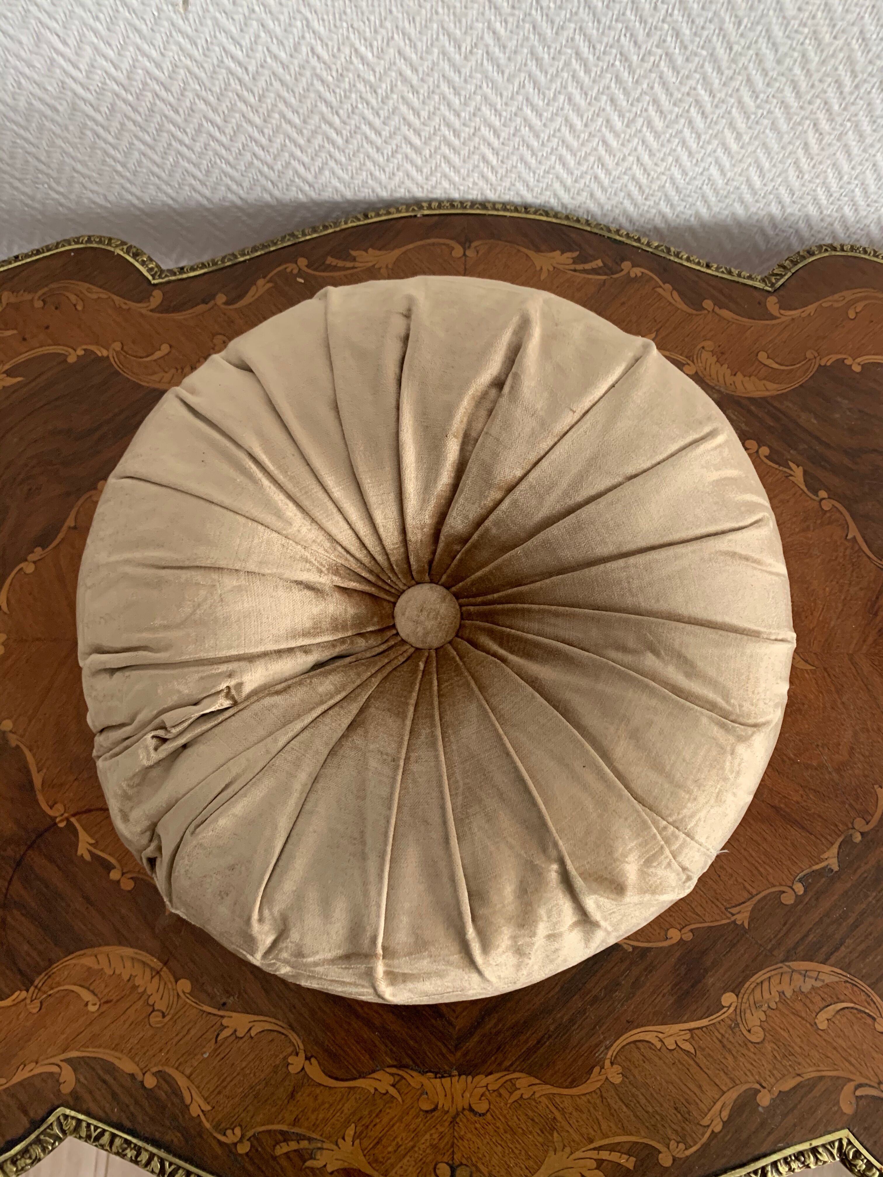Gold lamé round velvet cushion