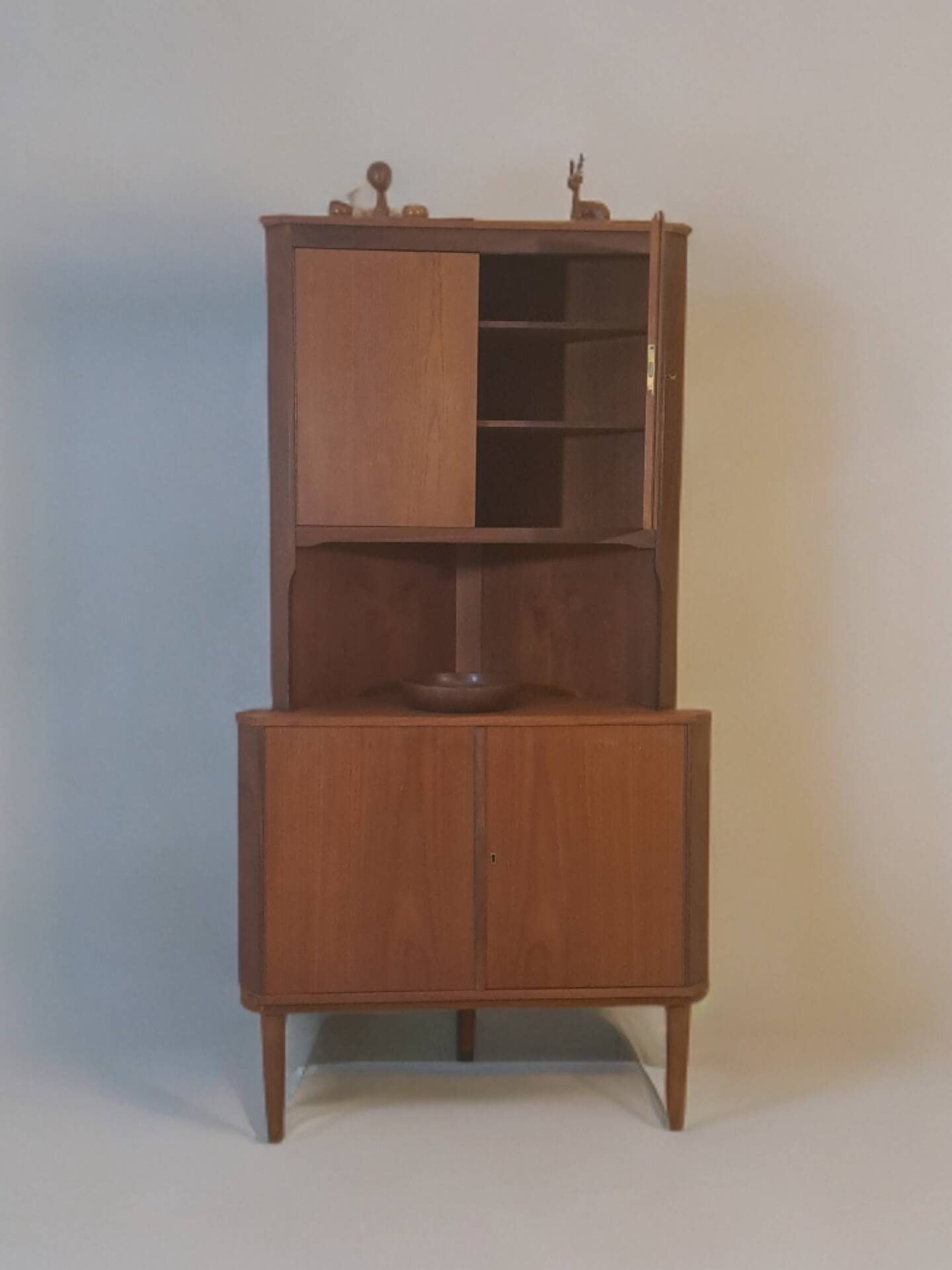 Meuble d'angle en teck,  Vintage Scandinave 1960s
