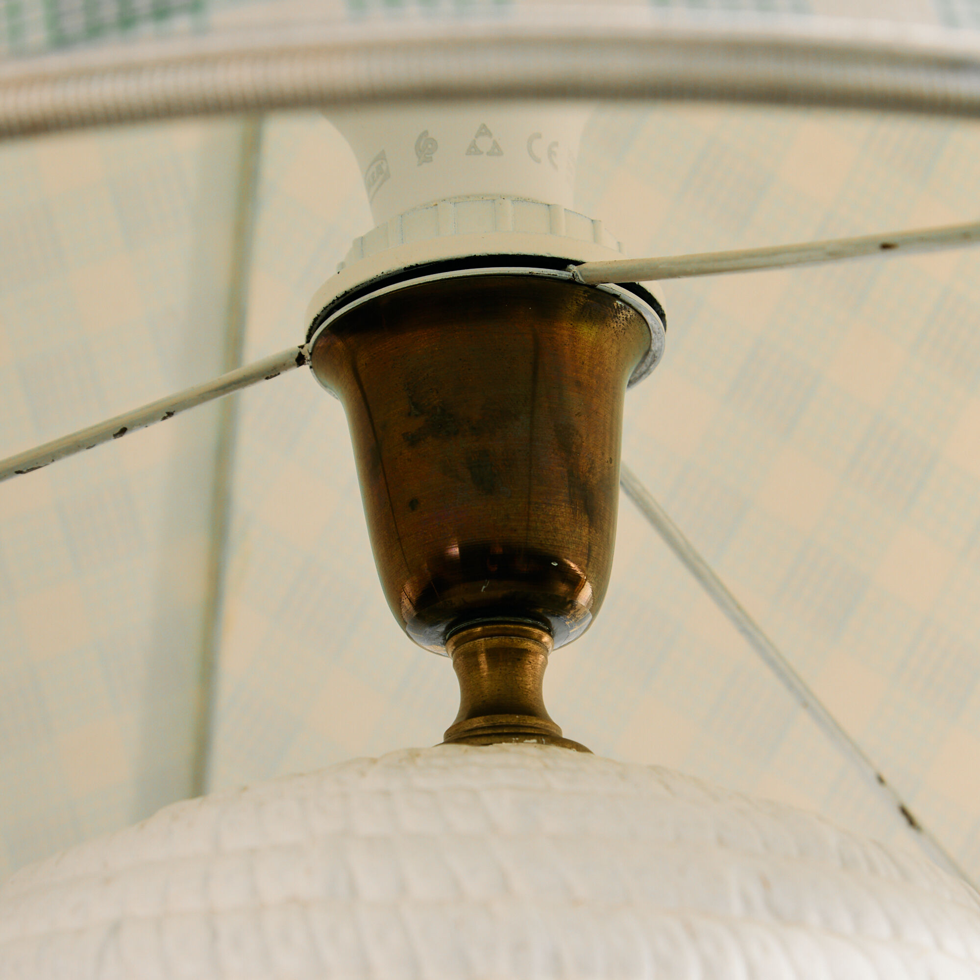 Ceramic table lamp