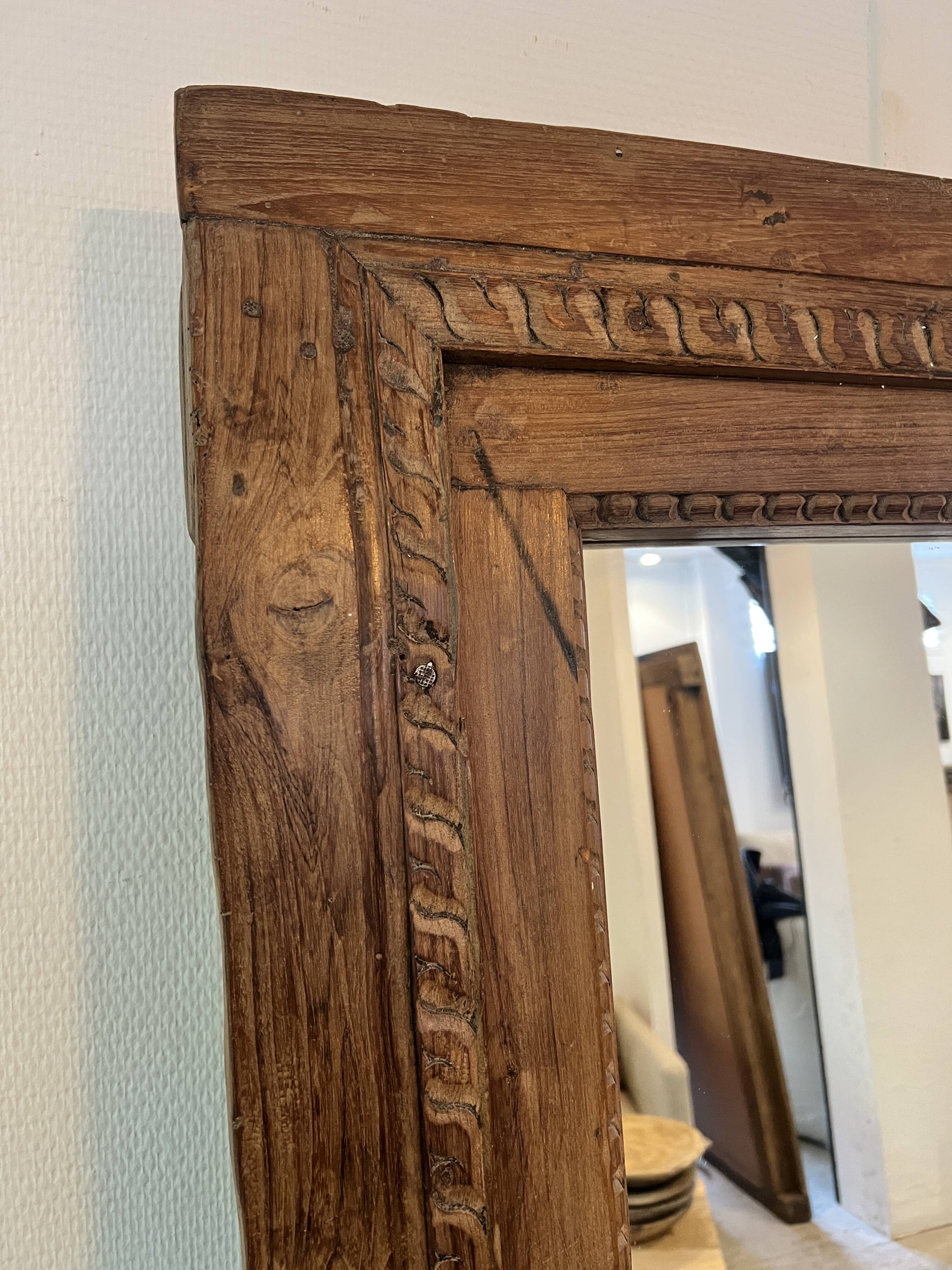 Large carved mirror 184X114 cm