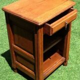Table de chevet en chêne doré coiffée d' un plateau mouluré niche avec tablette années 1930