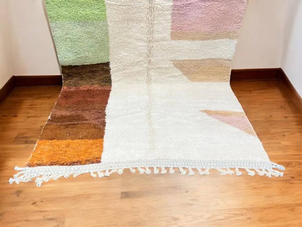 Handmade traditional carpet 250cm x 150cm Moroccan