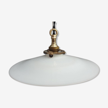 Suspension opaline blanche