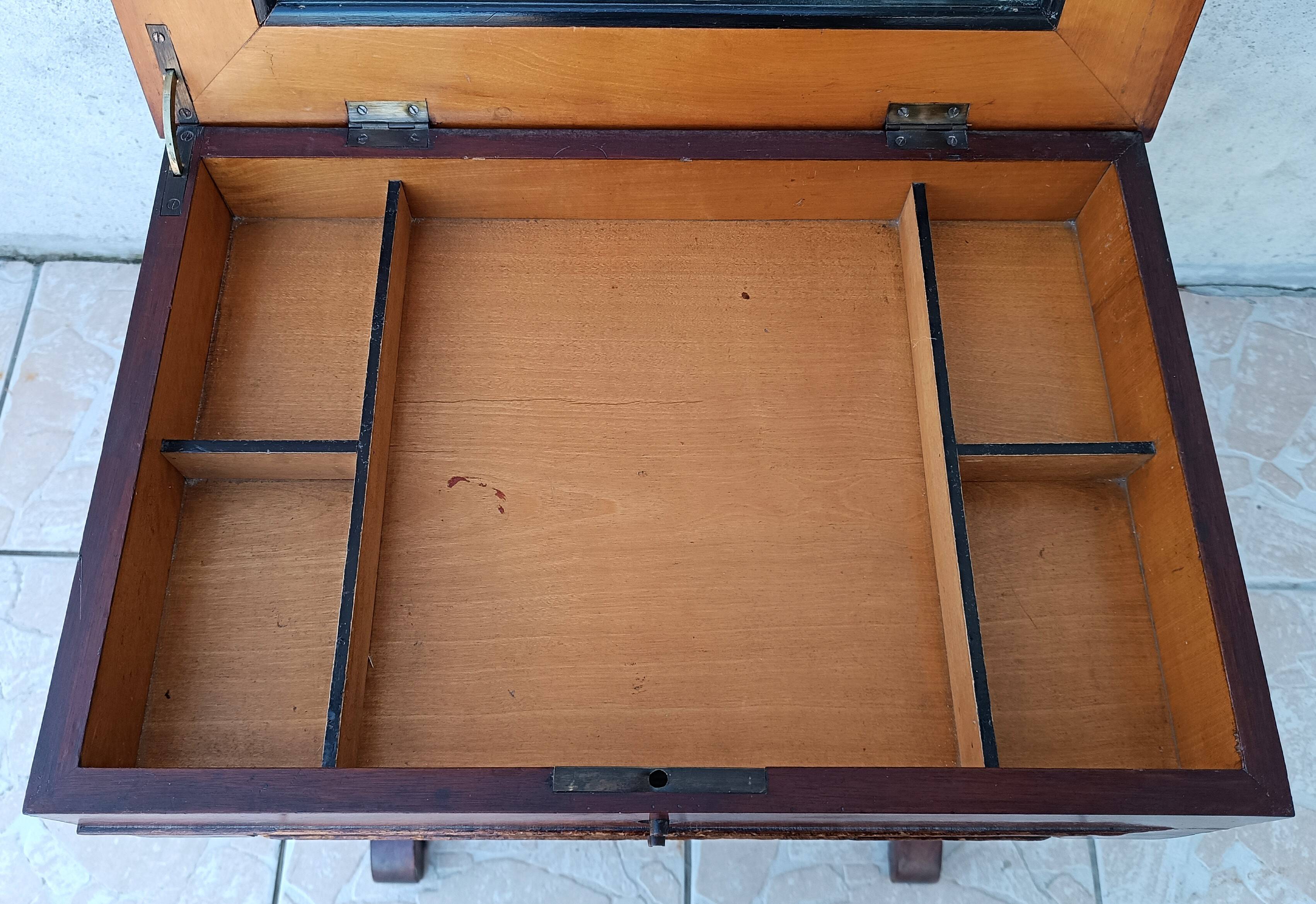 Travailleuse Louis Philippe en acajou