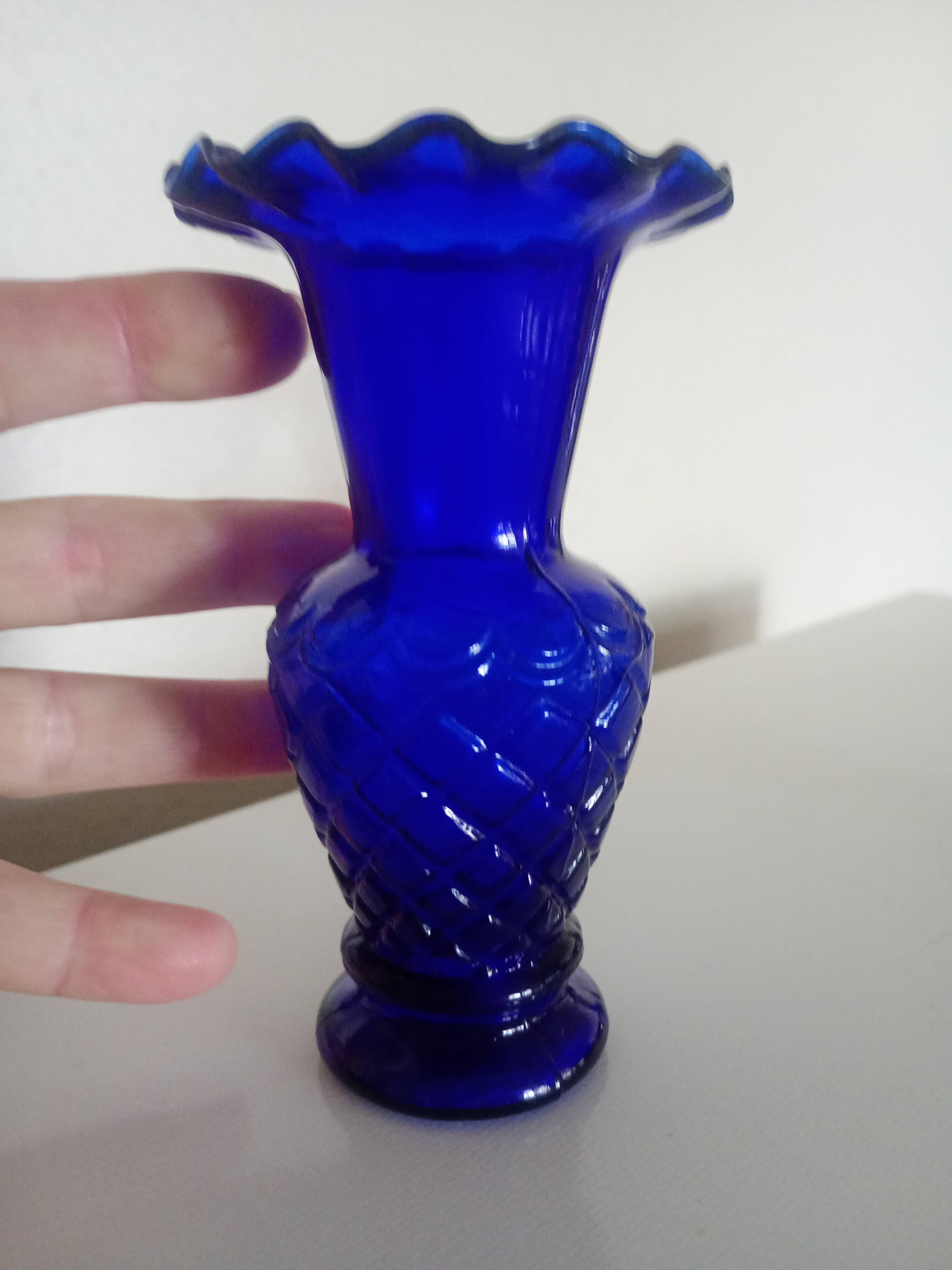 Pair of small (12cm) corolla vases - cobalt blue glass with heron - Portieux
