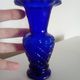 Pair of small (12cm) corolla vases - cobalt blue glass with heron - Portieux