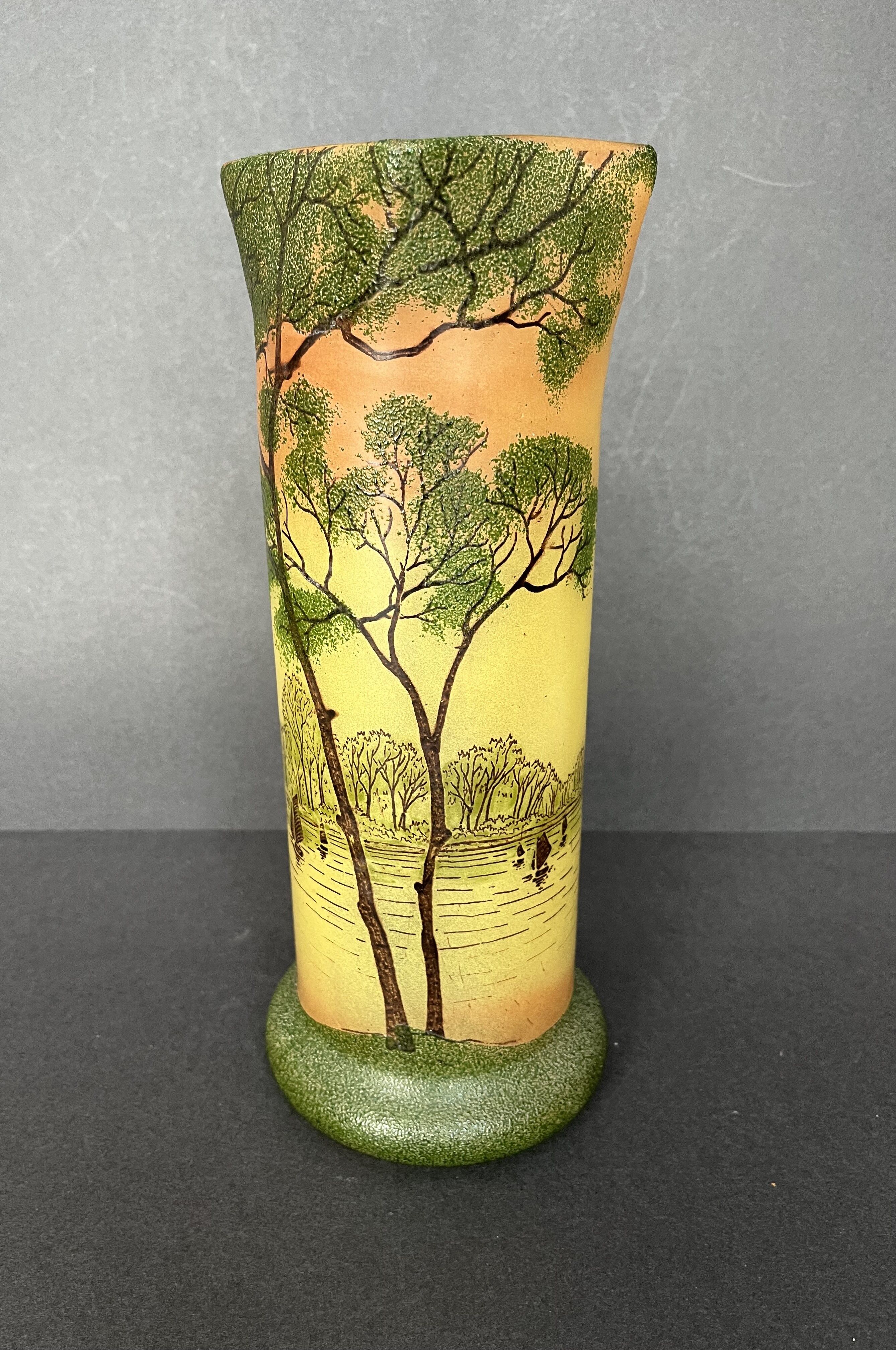 Paire de vases rouleau