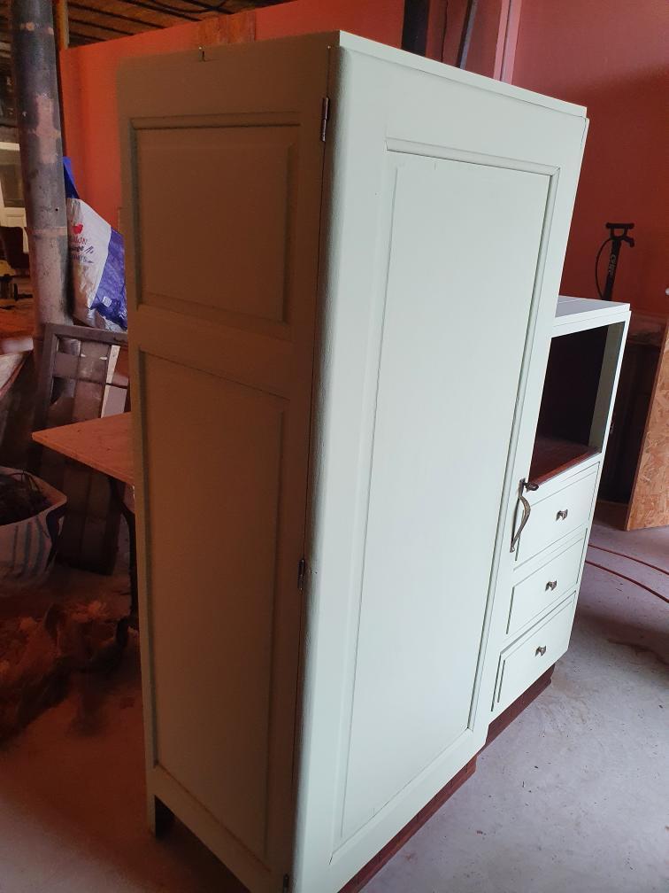 Armoire asymétrique