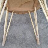 Round wicker table