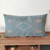 Coussin berbère gris en soie de cactus
