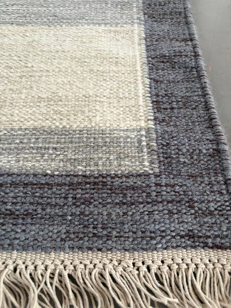 Handwoven wool rollakan rug design 'Wadden' reversible
