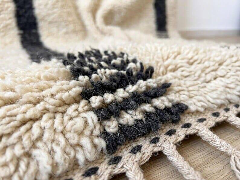 Handmade traditional Beni Ouarain rug size 150/250 cm