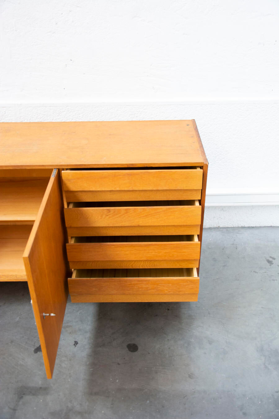 Jiri Jiroutek sideboard