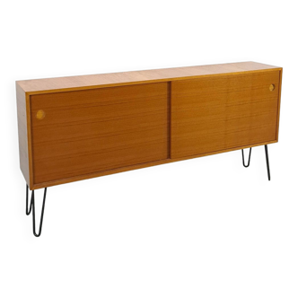 Teak vintage dressoir met schuifdeuren en hairpin poten