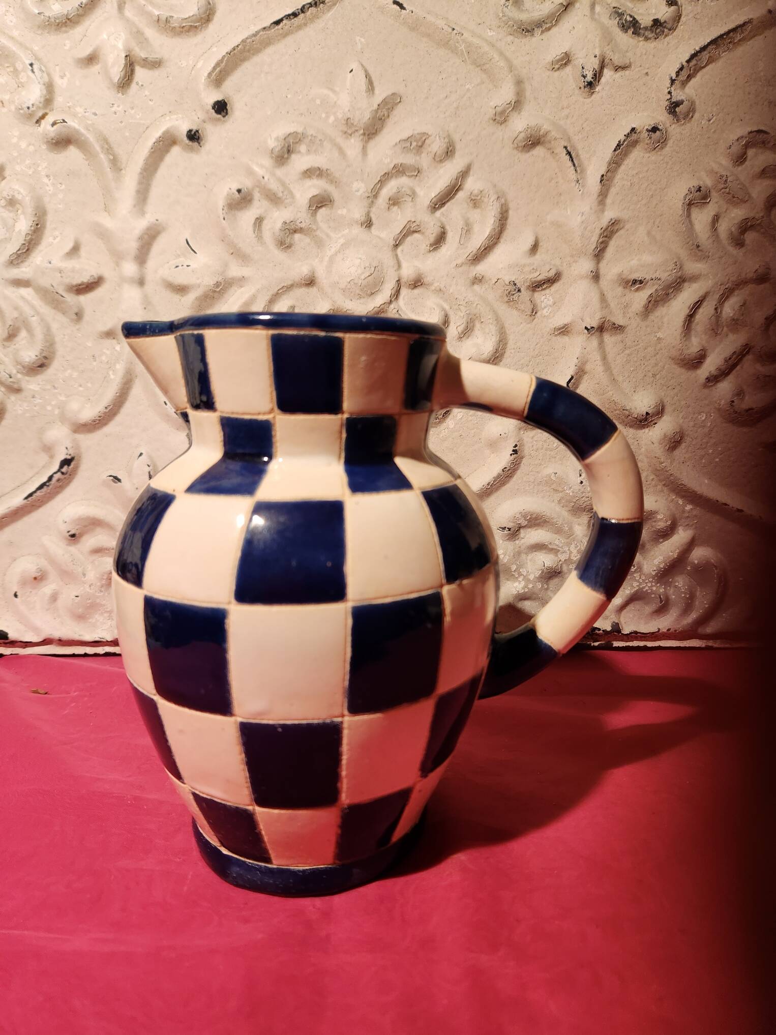 Ceramic jug with blue and white checkered pattern "Lustucru"