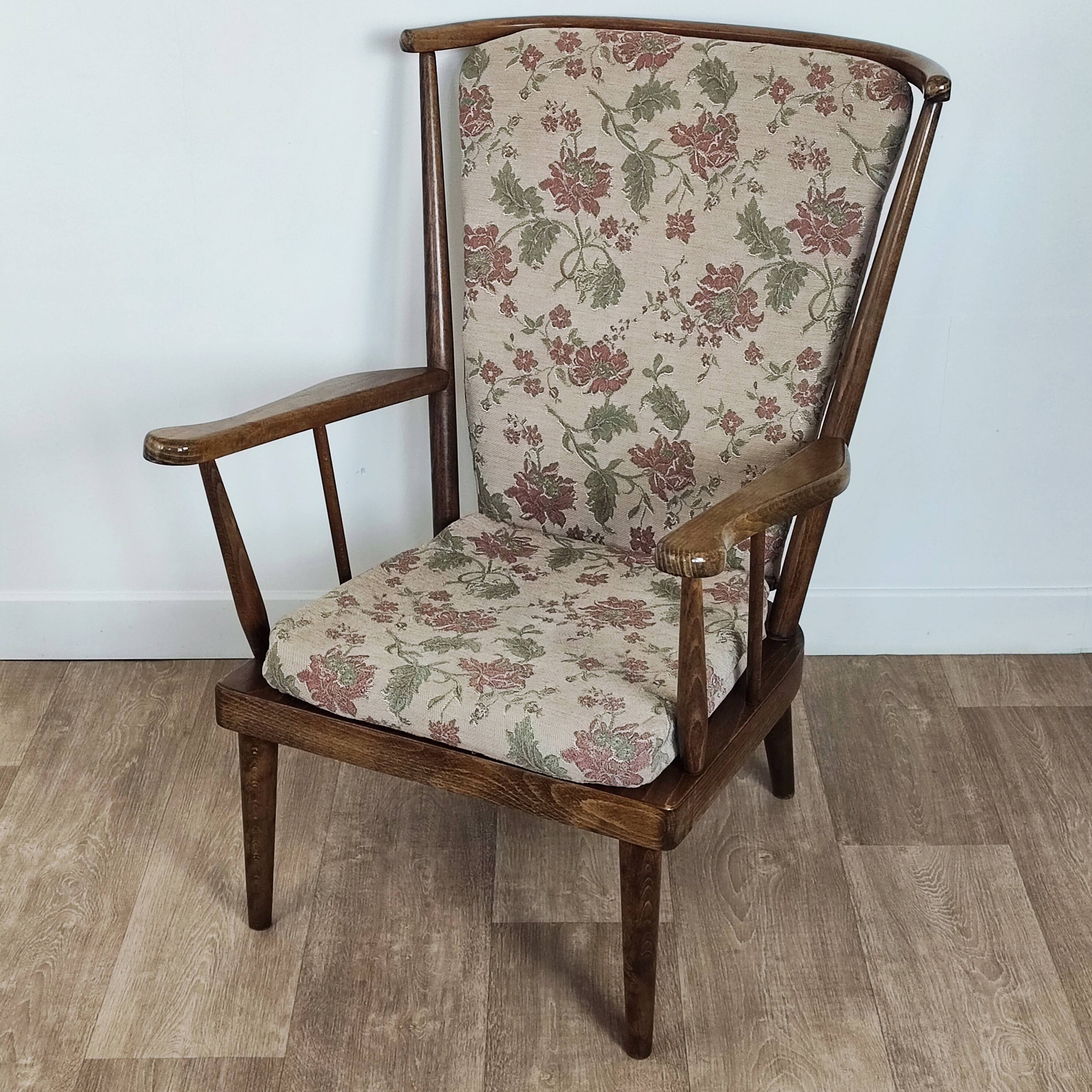 Baumann 60' fan armchair