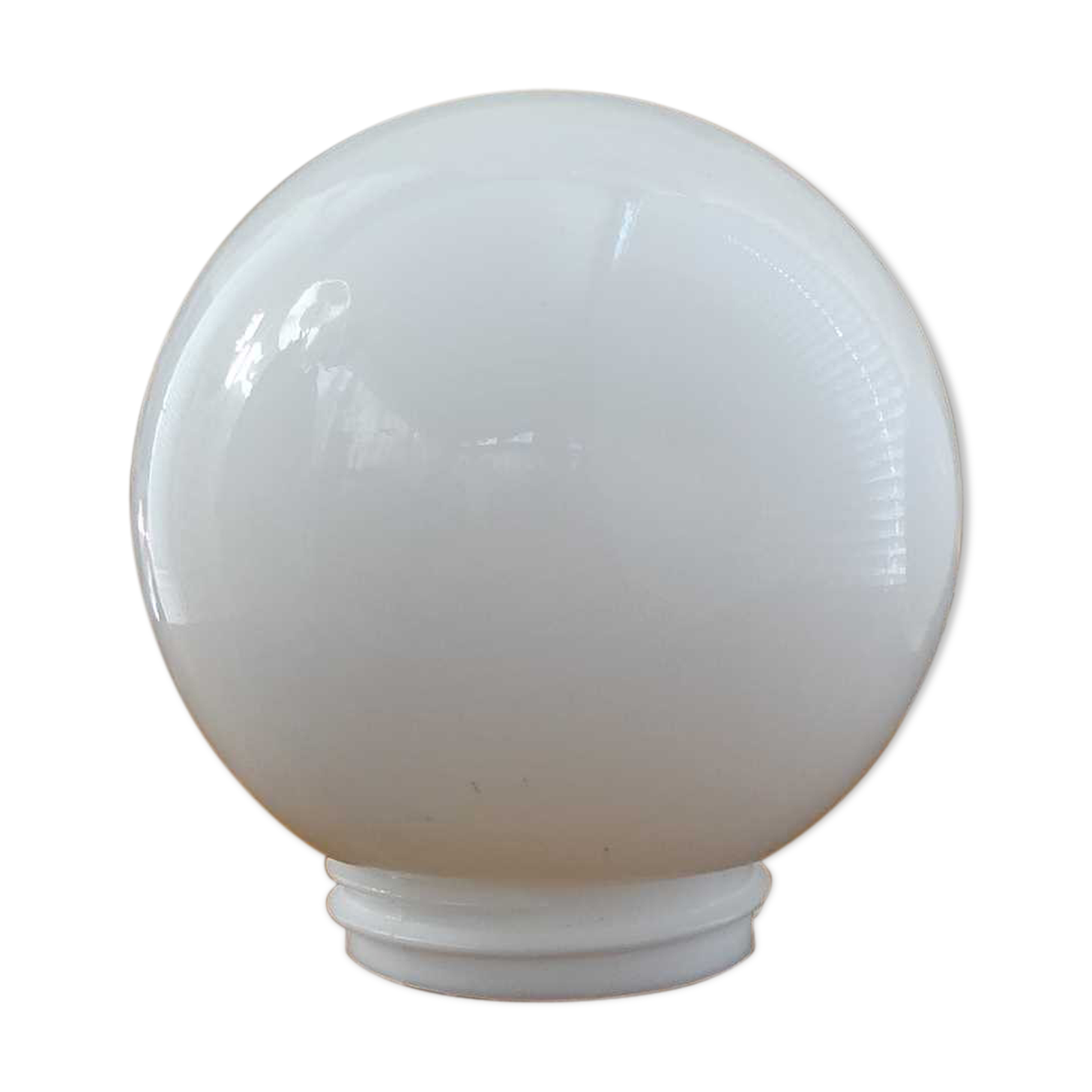 Globe in white opaline - 15 cm