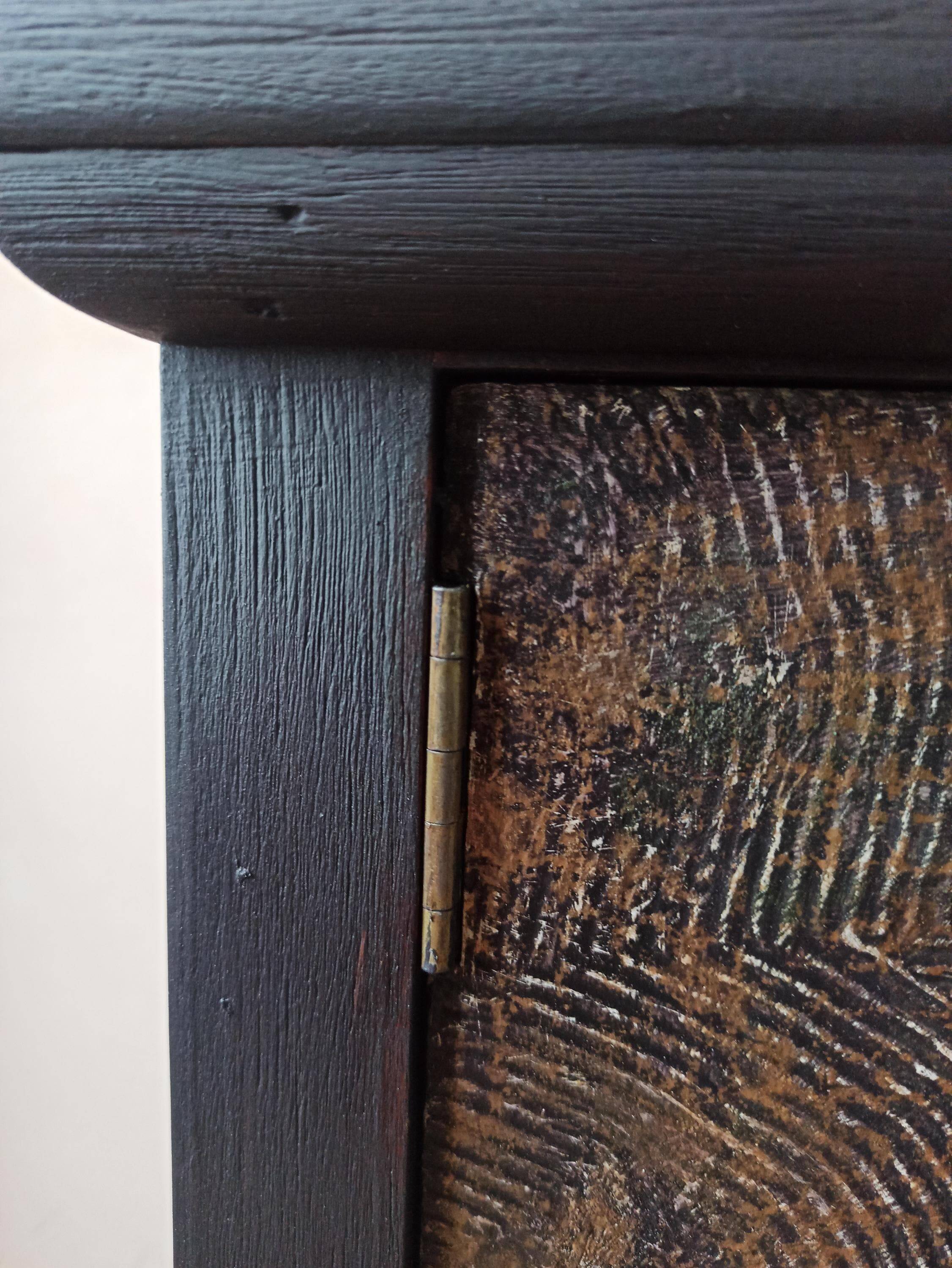 Storage furniture/console/cabinet of curiosities/dresser