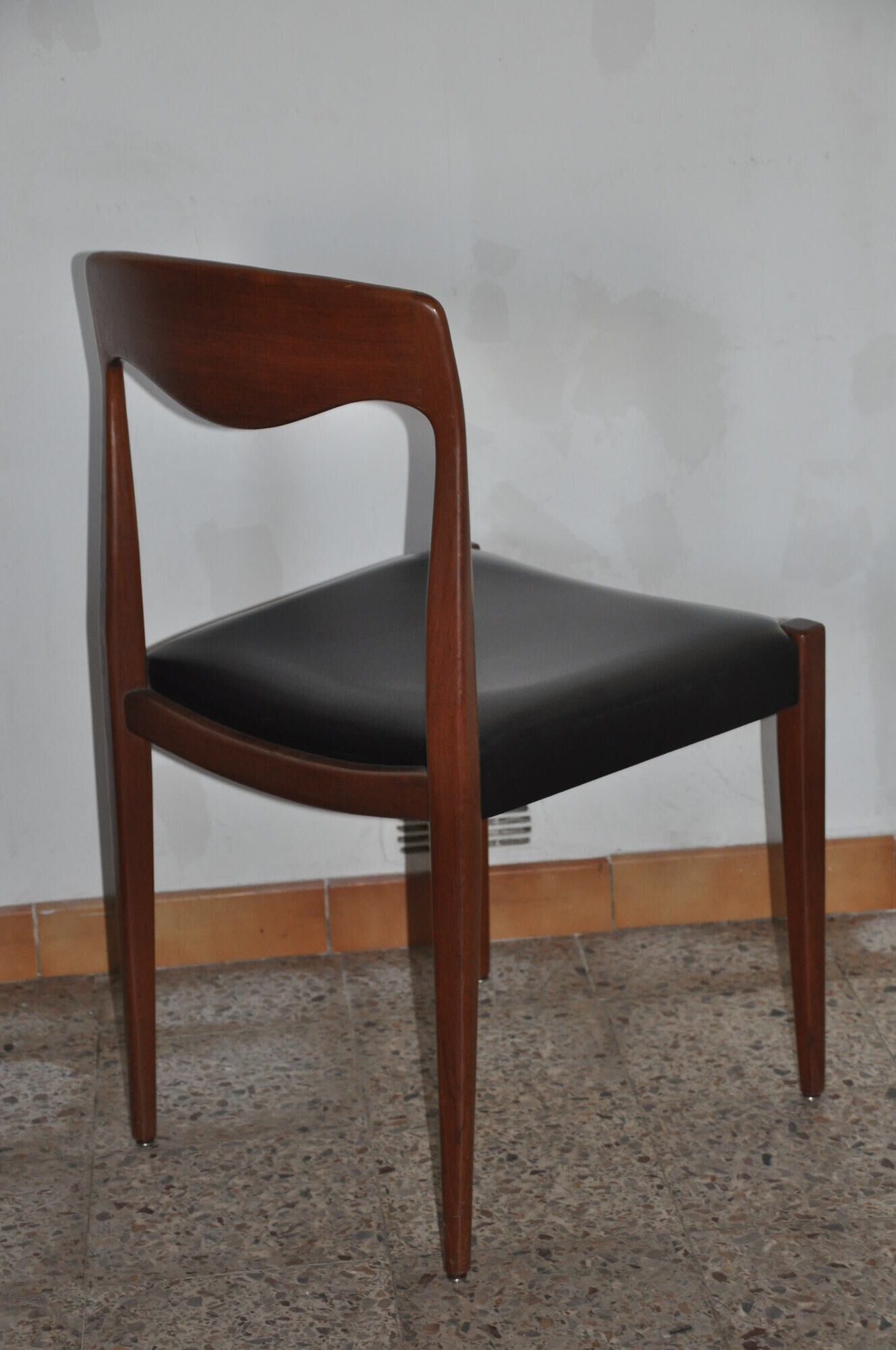Lot of 6 scandinavian chairs in teak and skai 60