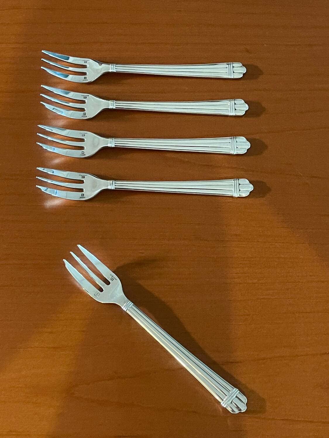 Christofle aria 5 cake forks, dessert very good condition