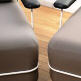 Paire de fauteuils Pebble, Bla Station