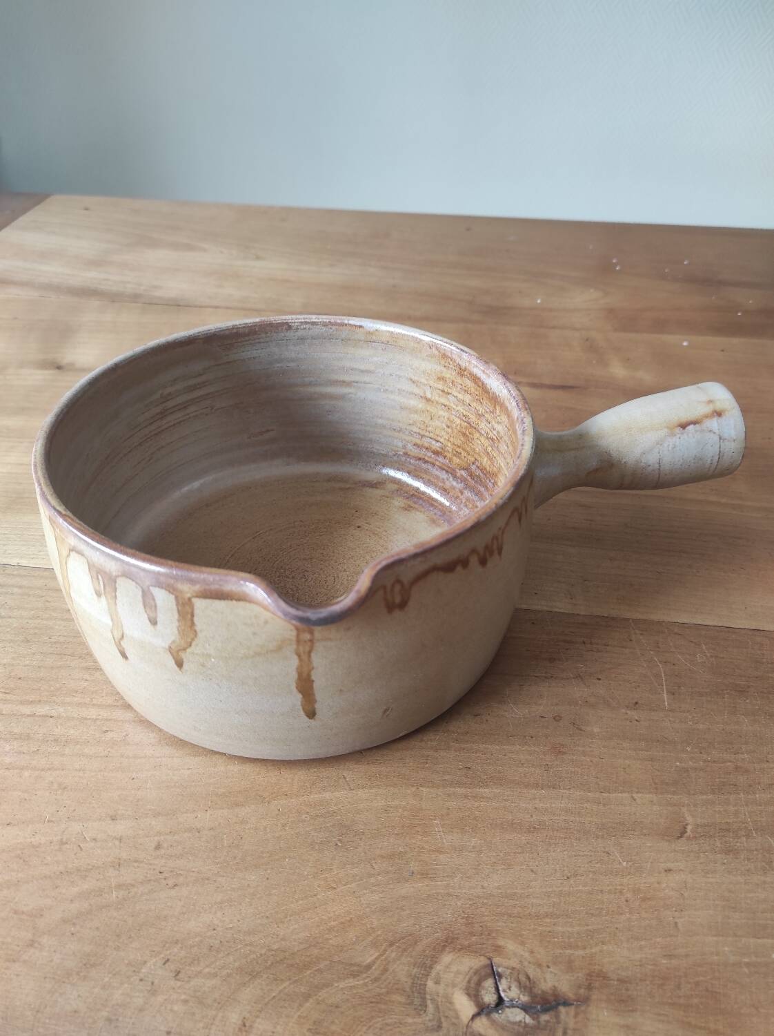 Glazed stoneware fondue pot
