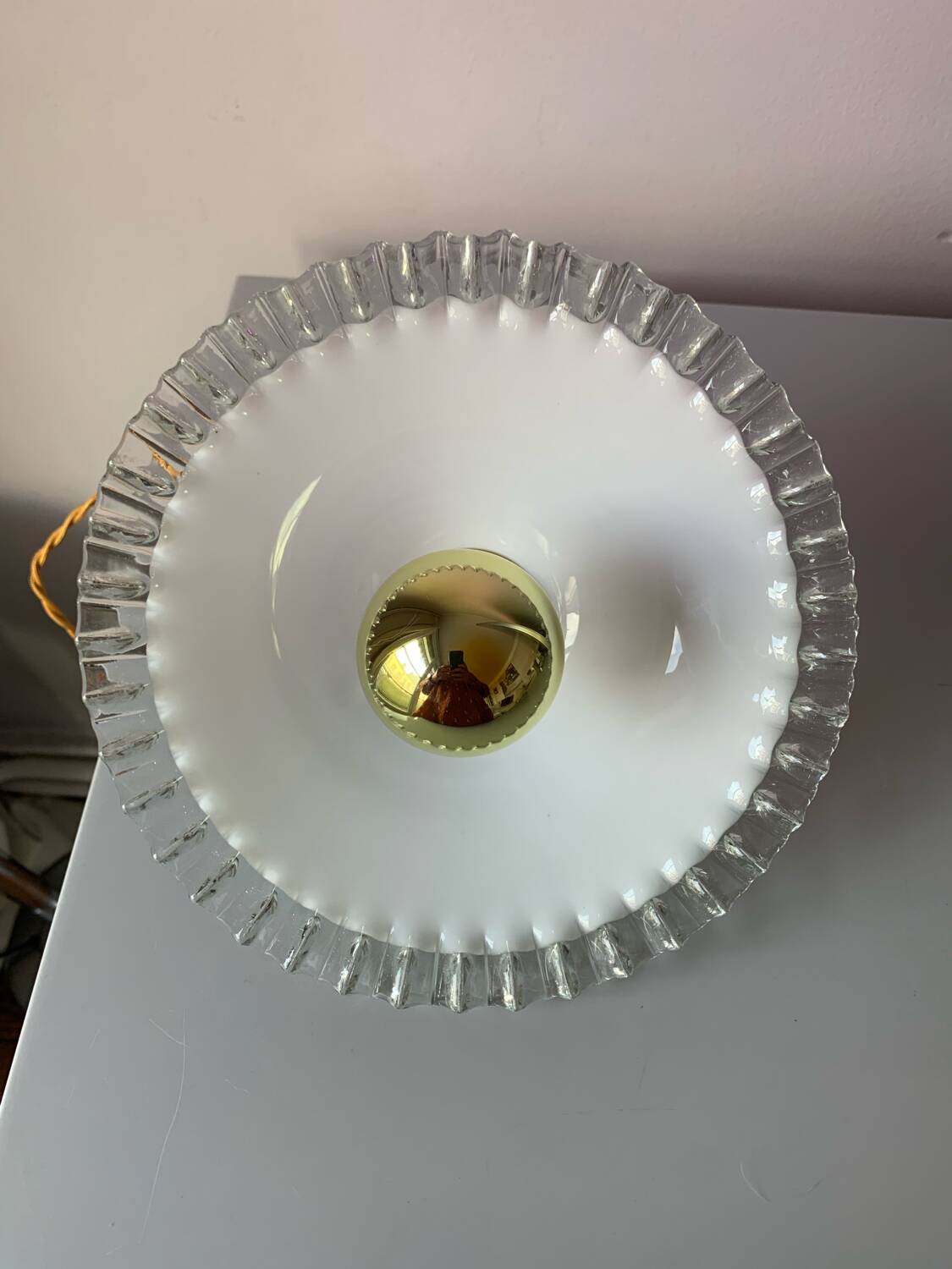 Suspension baladeuse vintage opaline blanche dentelle