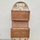 Porte courrier en rotin et cannage