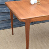 Extended dining table by Younger * 146 cm